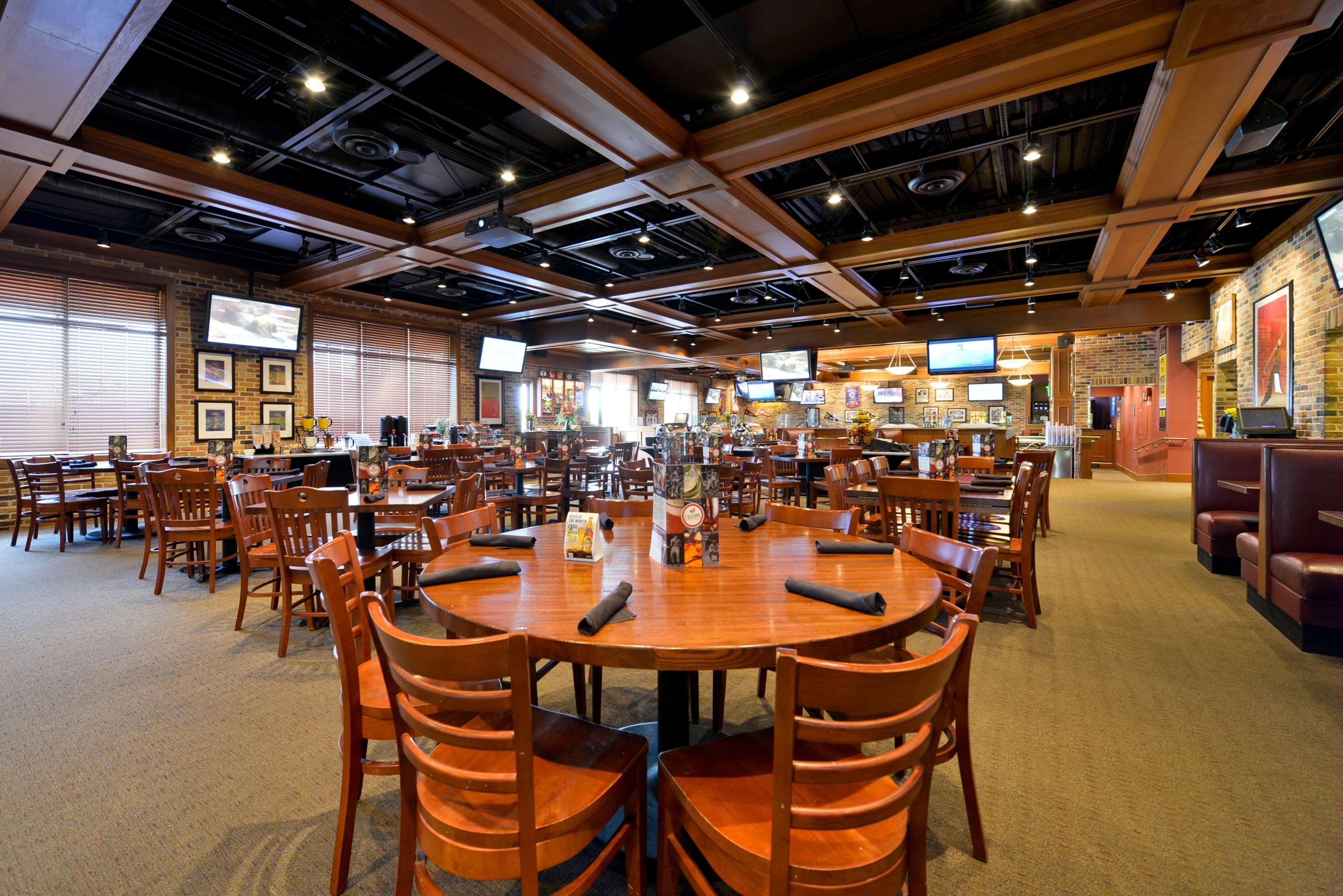 Best Western Plus Dubuque Hotel&Conference Center Extérieur photo