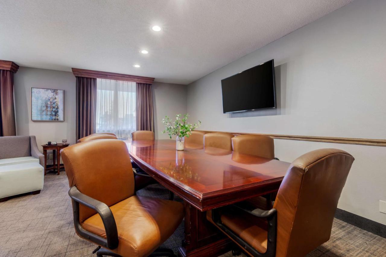 Best Western Plus Dubuque Hotel&Conference Center Extérieur photo