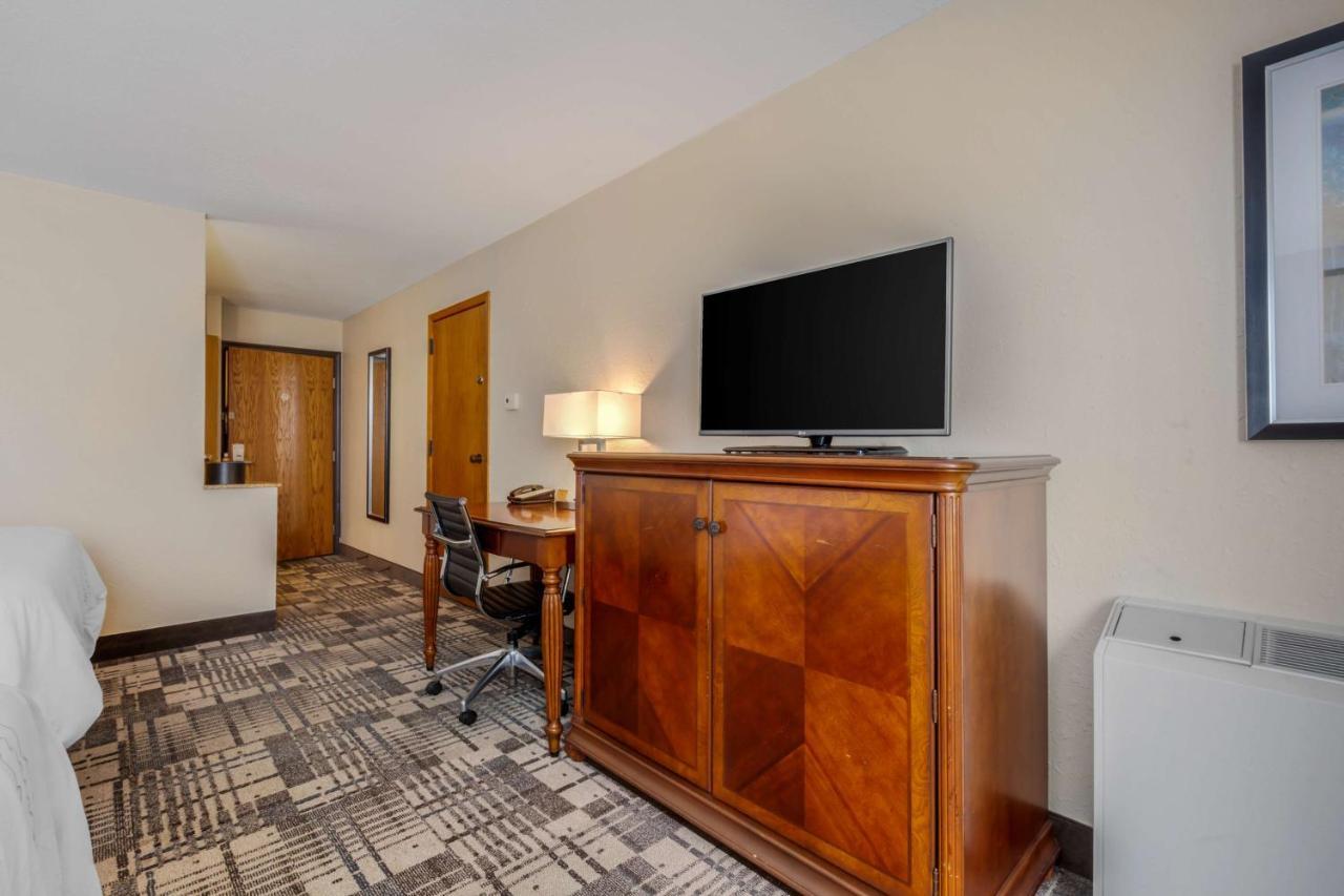 Best Western Plus Dubuque Hotel&Conference Center Extérieur photo