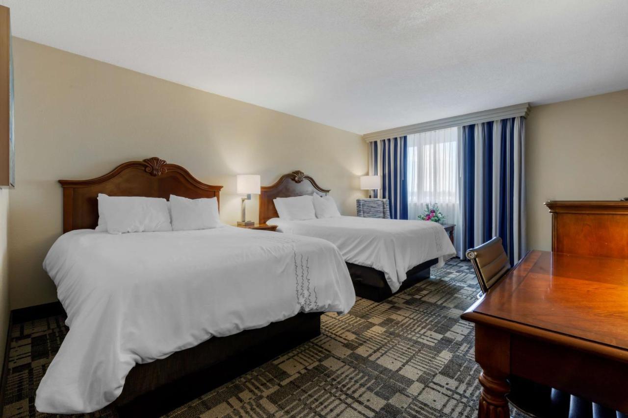 Best Western Plus Dubuque Hotel&Conference Center Extérieur photo