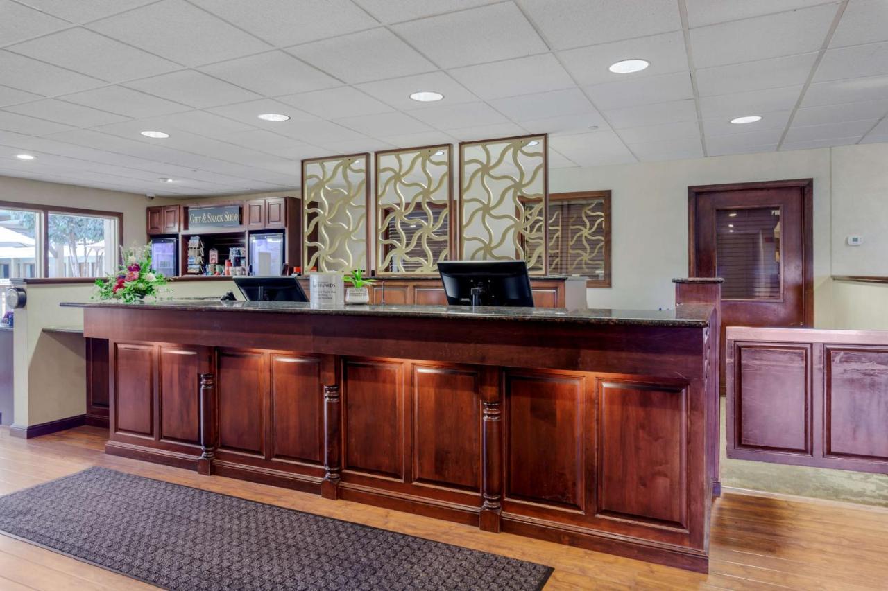Best Western Plus Dubuque Hotel&Conference Center Extérieur photo